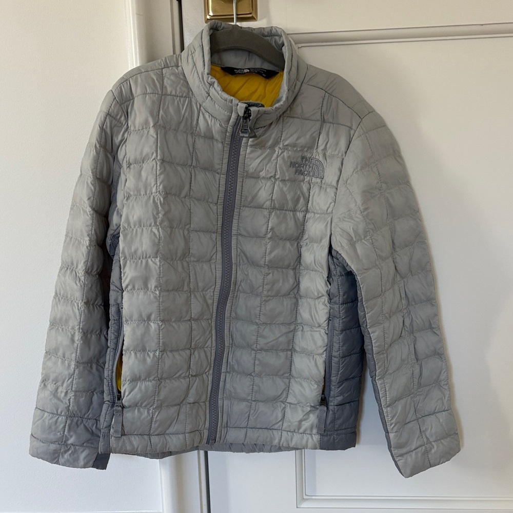 Boys North Face jacket - size XS/6